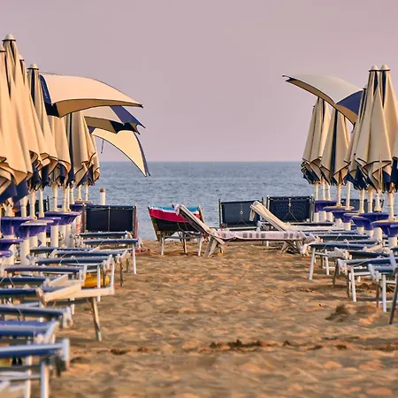 Enjoy The Sun From The Terrace Of Our شقة *